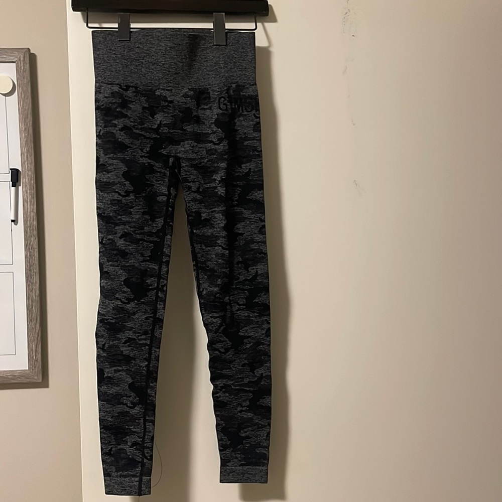 GYMSHARK-S. Adapt dark grey camo
